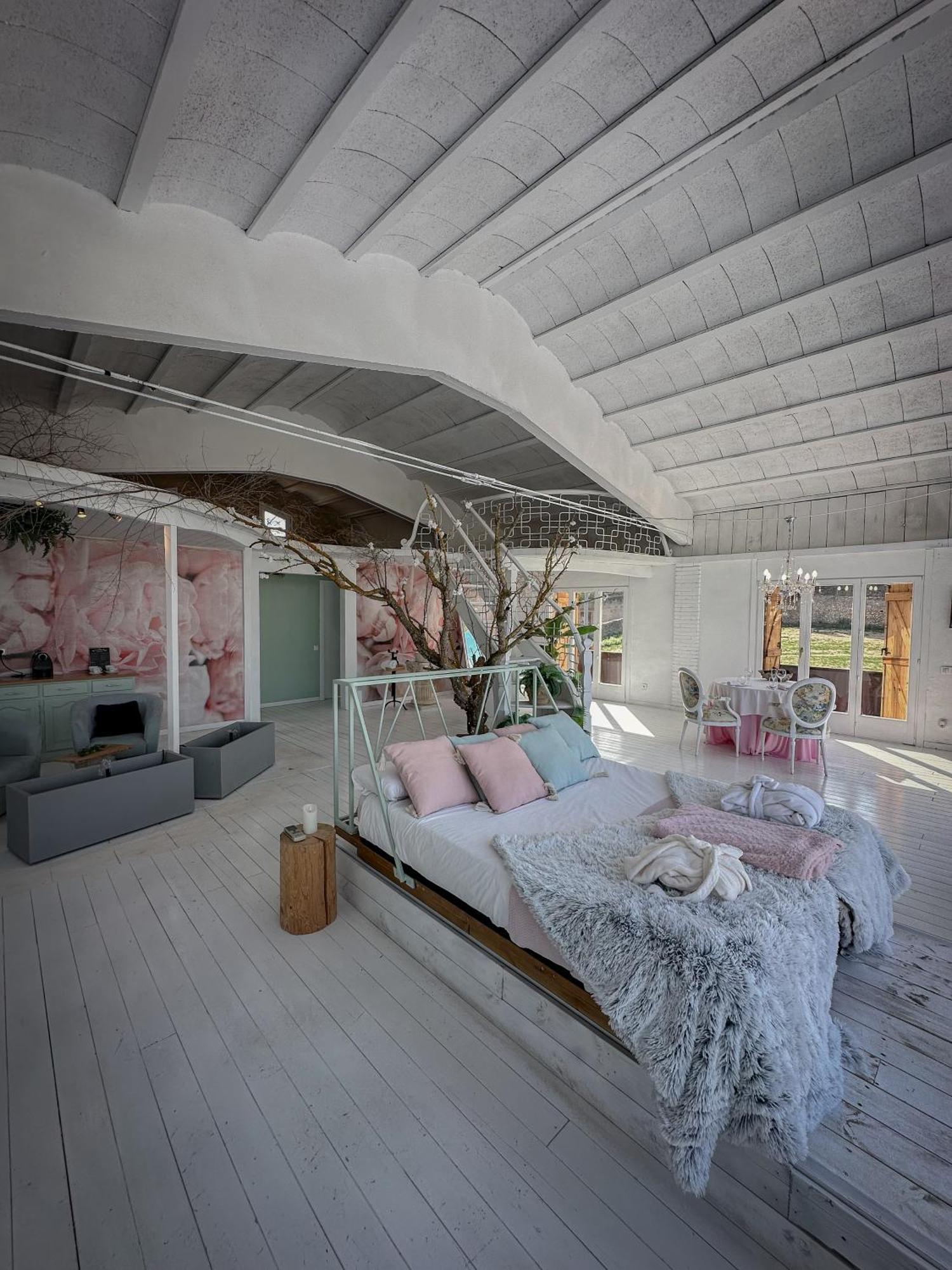 Suite Con Jacuzzi Canyelles  Exteriér fotografie